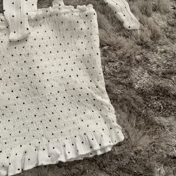 🚨3 for $25 - LA Hearts Smocked Shoulder Tie Top - Picture 3 of 4